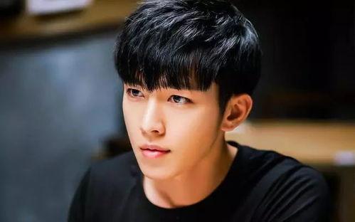 明星吃瓜炎亚纶手持视频,娱乐圈最新爆料引热议