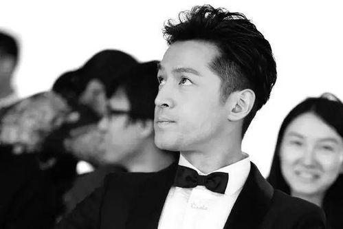 张艺兴吃瓜胡歌视频,揭秘娱乐圈幕后趣闻