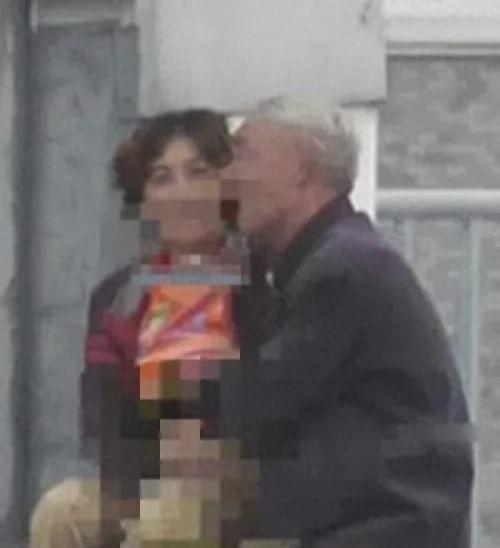 半夜大爷大妈吃瓜视频大全,揭秘大爷大妈的吃瓜视频盛宴