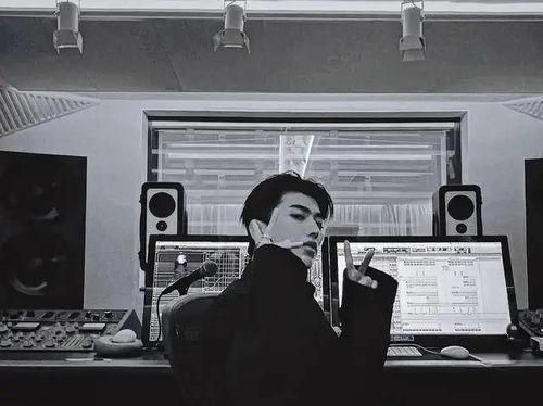 蔡徐坤视频吃瓜图片,瓜王诞生！